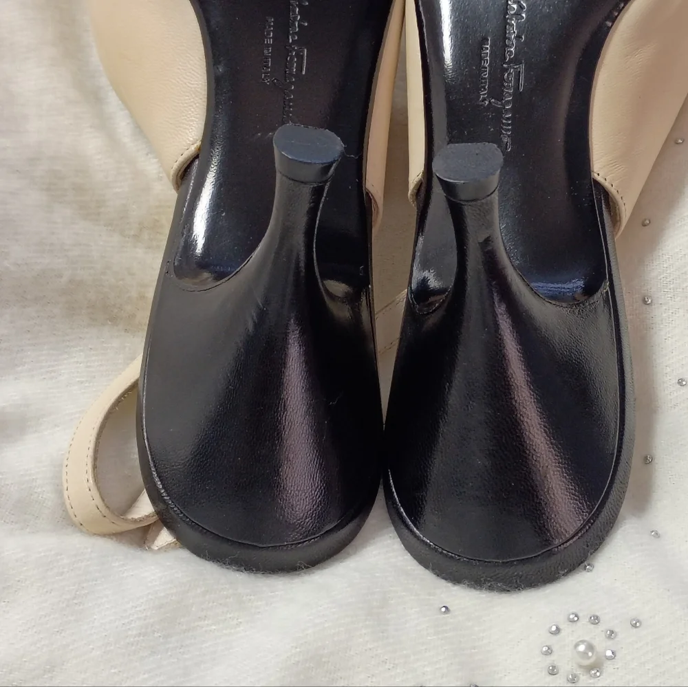 ❤️SALVATORE FERRAGAMO GANCINI 2 Tone Slingback Kitten Heel Shoes 6 1/2 B - Picture 7 of 8